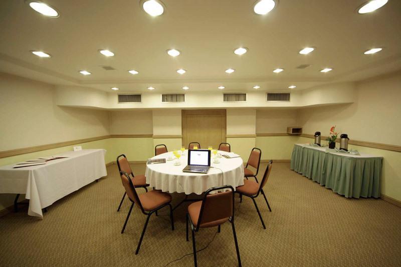 Rede Andrade Vernon Hotel 3*